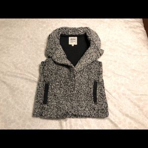 Dylan Sherpa vest size small